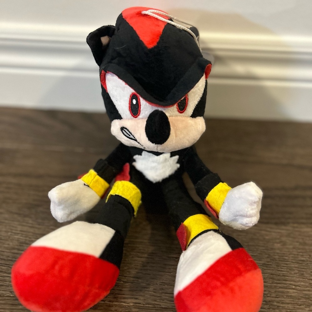 Sonic The Hedgehog Shadow
Plush Window Hanger With Suction Cup